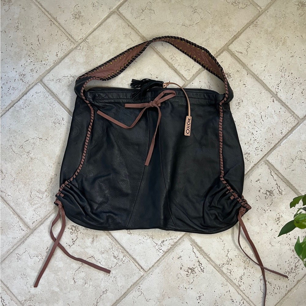 Muxo Leather Purse Camila Alves